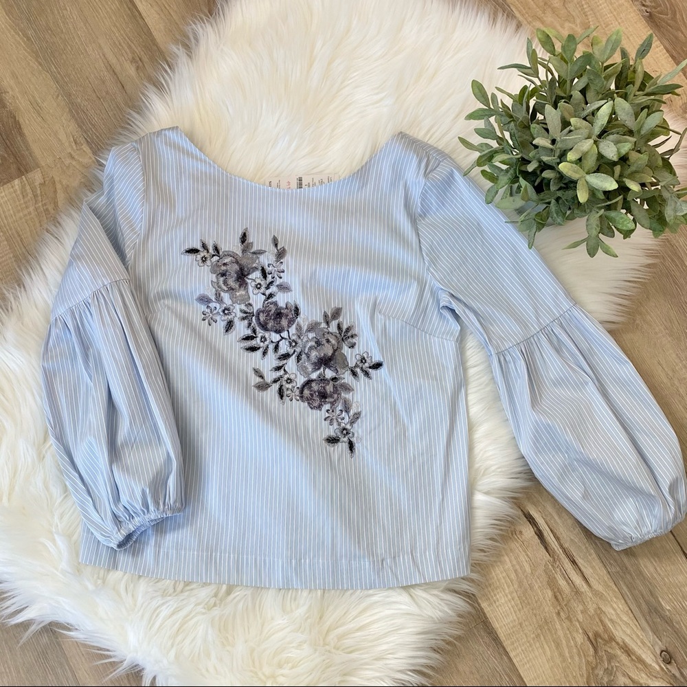 WHBM top NWT size 4